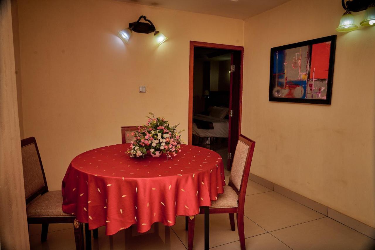 Barcelona Hotels, Abuja Mobushipe Exterior photo
