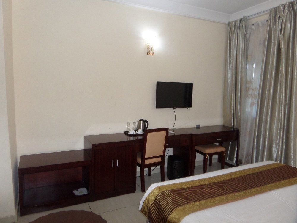 Barcelona Hotels, Abuja Mobushipe Exterior photo
